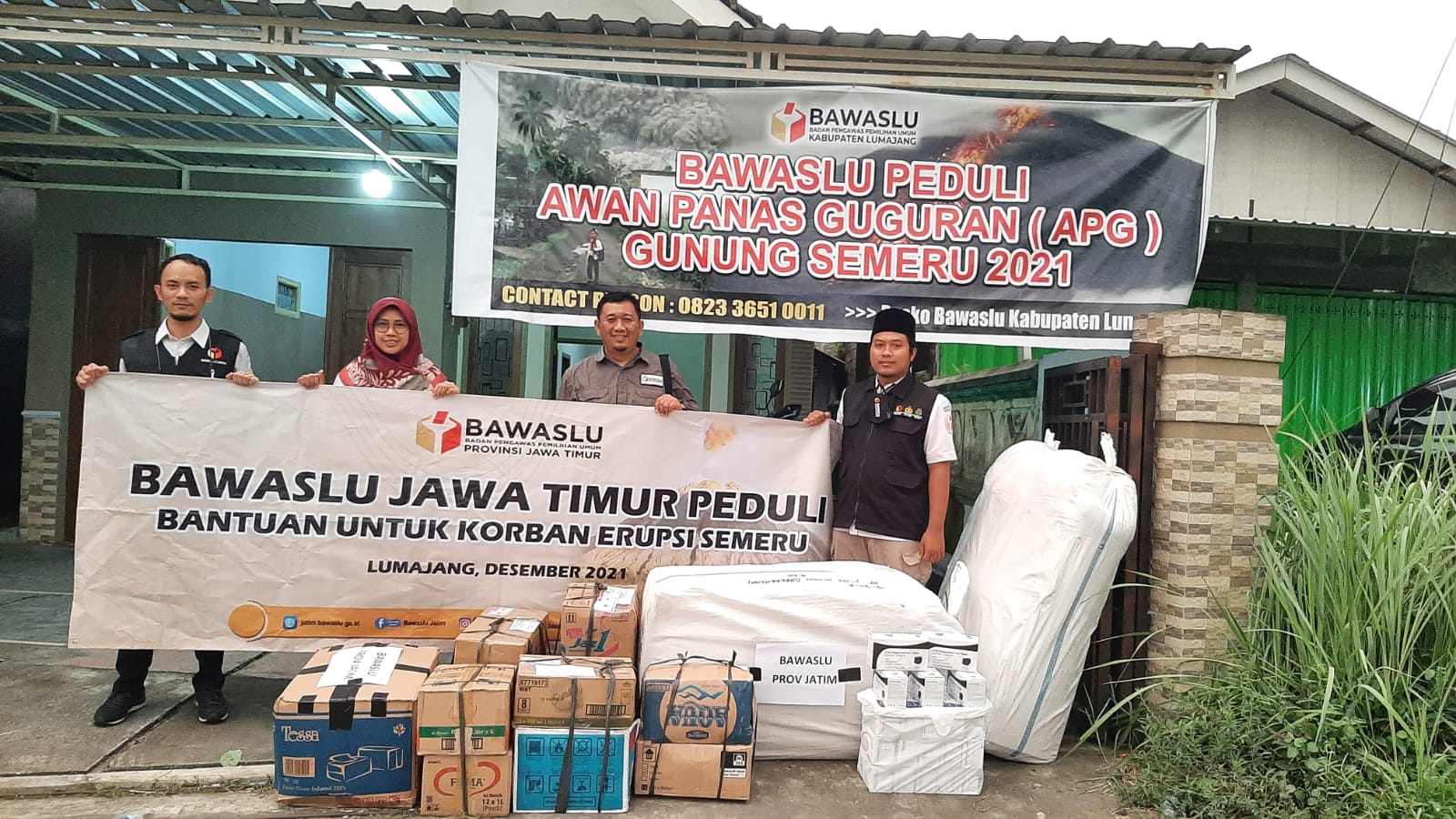 Lagi, Bawaslu Jatim Salurkan Bantuan ke Korban Erupsi Semeru