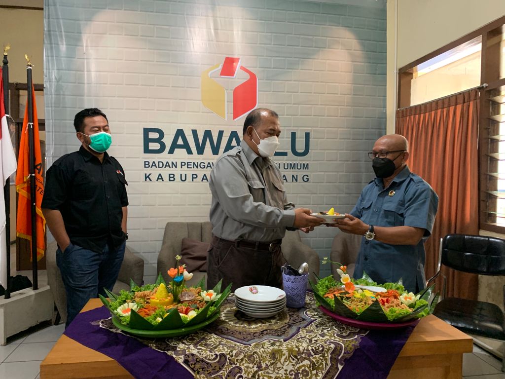 Bawaslu Kabupaten Malang Menggelar Acara Tasyakuran Hari Jadi yang Ketiga Tahun serta Perayaan Hari Kemerdekaan Indonesia