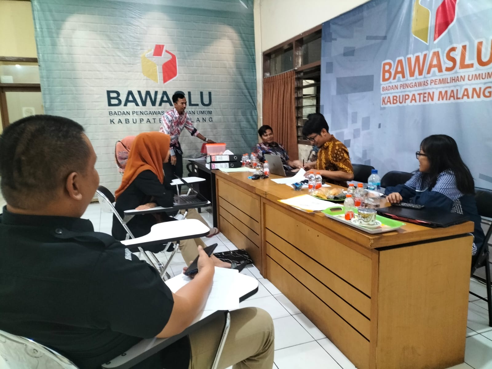 TIM BIRO KEUANGAN DAN BMN BAWASLU RI LAKUKAN MONITORING PENYALURAN DANA TAHAPAN PEMILU BAWASLU KABUPATEN MALANG