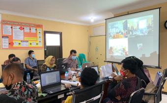 Kordiv Hukum dan Data Informasi hadiri Rapat Monitoring dan Evaluasi Pelaksanaan Produk Hukum di Kantor Bawaslu Kota Mojokerto