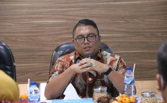 Sebelum Ziarah ke Sunan Giri, Fritz Motivasi Pengawas Pemilu untuk Berprestasi