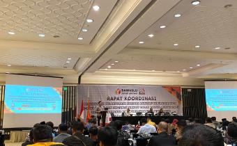 Ketua Bawaslu Provinsi Jawa Timur saat memerikan sambutan sekaligus membuka secara resmi rapat koordinasi