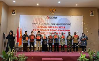 Gelar Sosialisasi Pengawasan Partisipatif, Bawaslu Kabupaten Malang Launching Buku Kesadaran Disabilitas