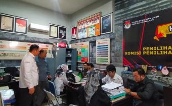 VERIFIKASI ADMINISTRASI DOKUMEN PERSYARATAN BAKAL CALON ANGGOTA DPRD KABUPATEN/KOTA, BAWASLU LAKUKAN PENGAWASAN MELEKAT