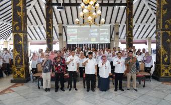 BAWASLU KABUPATEN MALANG SEBAGAI NARASUMBER KEGIATAN SOSIALISASI NETRALITAS ASN DI PENDOPO AGUNG KABUPATEN MALANG